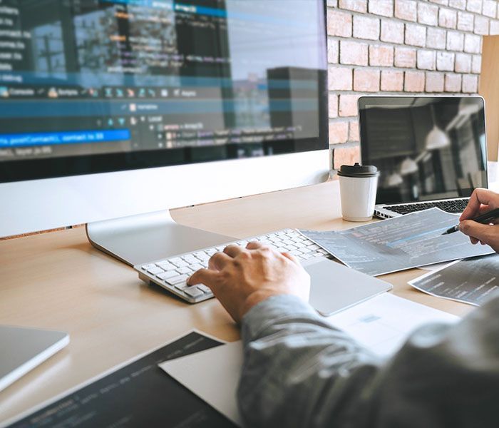 Creación%20y%20diseño%20de%20paginas%20web,%20comercio%20electrónico%20y%20posicionamiento%20web