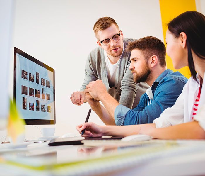 Creación%20y%20diseño%20de%20paginas%20web,%20comercio%20electrónico%20y%20posicionamiento%20web